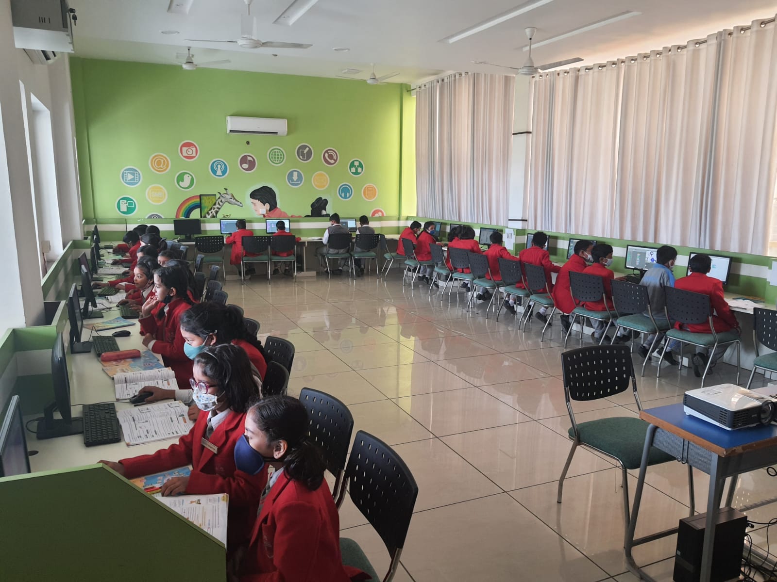 Computer Lab @ The Chintels School, Kalyanpur, Kanpur